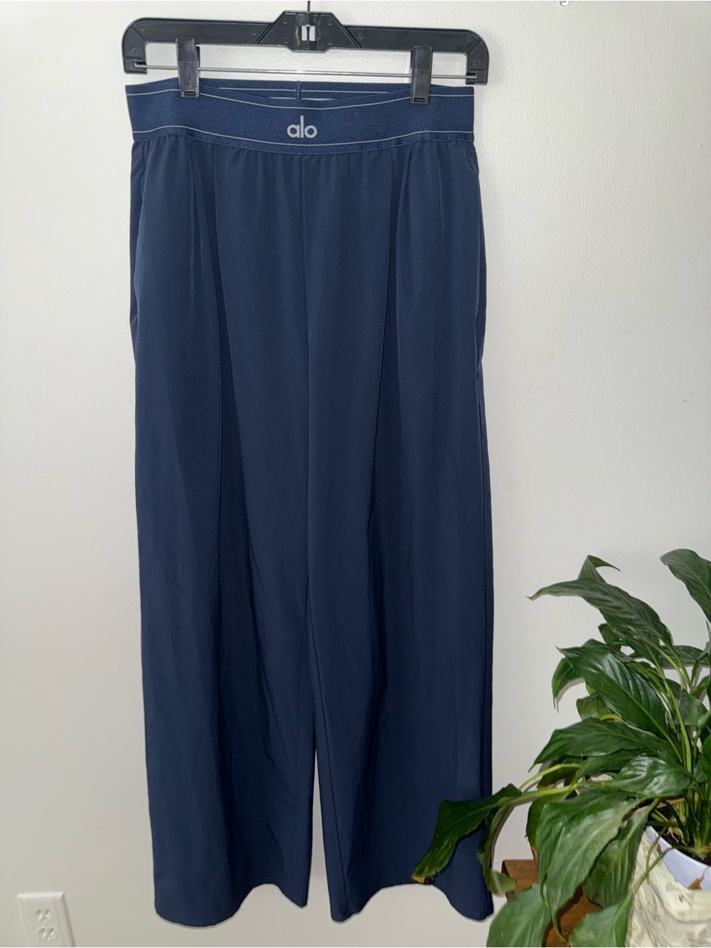 ALO Yoga suit up trousers | Navy Wide Leg Lounge Pant… - Gem